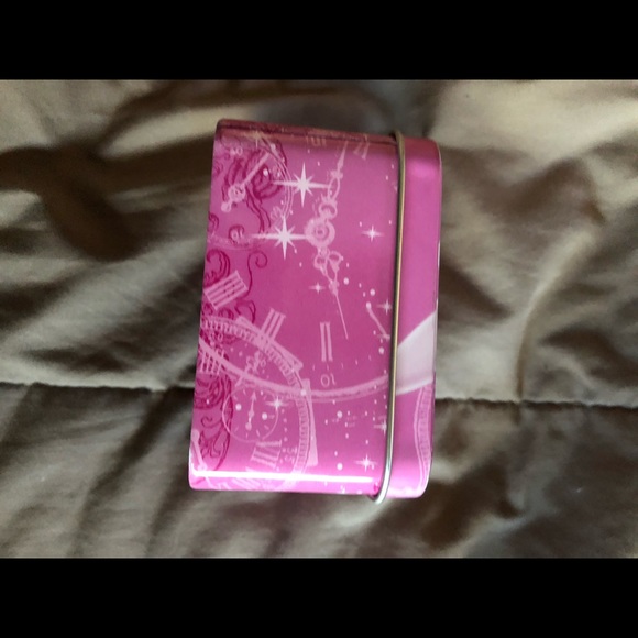 Special Edition Collectors Series DIsney Pink Tinkerbell Watch and Tin - Picture 11 of 12